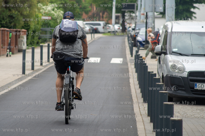 Wyremontowana ścieżka rowerowa między Operą Bałtycką...