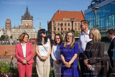 Forum Gdańsk. Odsłonięcie figurki Gdańskiego Lwa...
