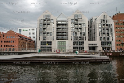 Gdańsk. Nabrzeże Motławy. Wyspa Spichrzów. 7.06.08.2020...