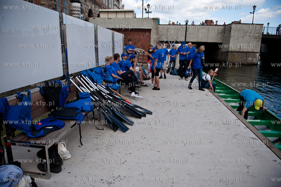 Gdansk. Motlawa.VI Charytatywne Regaty Smoczych Lodzi...