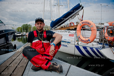 Gdynia. Port Jachtowy. Basen Zaruskiego. Zeglarz Maciej...