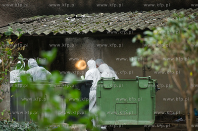 Gdansk. Podworze kamienicy przy ul. Dlugi Targ. Odnalezienie...