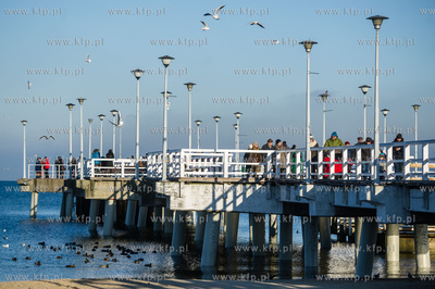 Gdansk. Mrozne, sloneczne, sobotnie popoludnie na plazy...