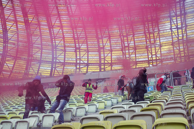 Gdansk. Stadion PGE Arena. Cwiczenia grup ratownikow...