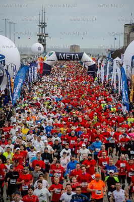 Gdynia. Skwer Kosciuszki. Start Biegu Niepodleglosci....