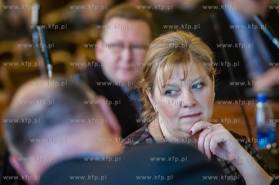 Gdansk. Nowy Ratusz. Sesja Rady Miasta Gdanska. Glosowanie...