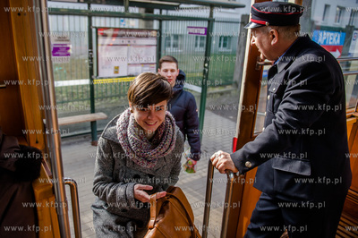 Gdansk. Dzien kobiet w zabytkowym tramwaju 105 N z...