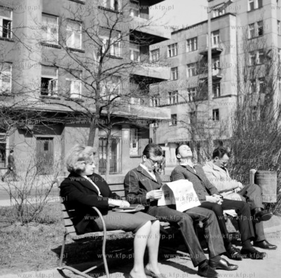 Lawka na Skwerze Kosciuszki w Gdsyni. 1965
z0002267
Fot....