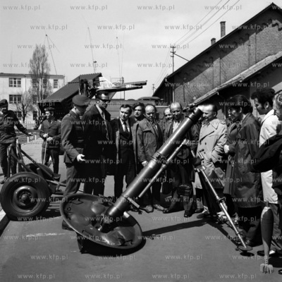 Prezentacja uzbrojenia na terenie koszar Jednostki...