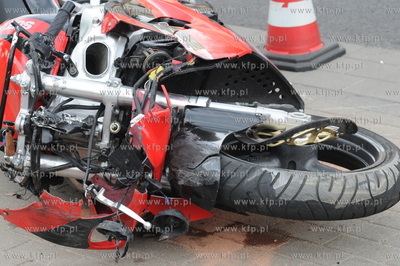 Tragiczny wypadek w Rumii. 32-letni motocyklista zderzyl...