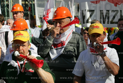 Szczecin. Kilka tysiecy zwiazkowcow z calej Polski...
