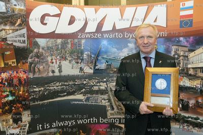 Teatr Muzyczny w Gdyni. Uroczysta sesja Rady Miasta...