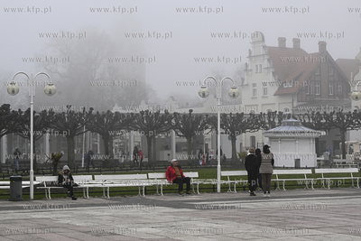 Sopot. Molo i plaza. Mgla. 14.04.2023 fot. Jerzy Bartkowski...