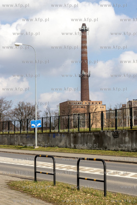 Ulica Grota Roweckiego w Pruszczu  Gdańskim. Na drugim...