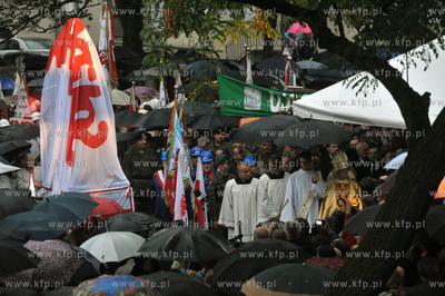Gdansk. Uroczyste odslaniecie pomnika Pralata Henryka...