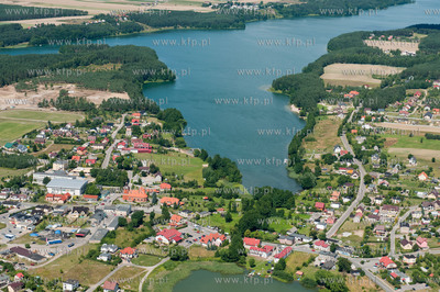 Kaszuby z lotu ptaka.Stezyca nad jeziorem Radunskiem...