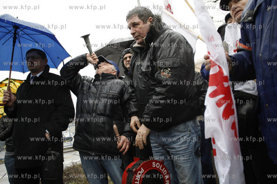 Gdynia. Demonstracja pracownikow  WUZ Przedsiebiorstwa...