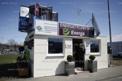 Uniwersytet Gdanski. Pomorskie Dni Energii 2011. Nz...