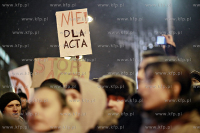 Gdynia, Protest internautow przeciwko podpisaniu przez...