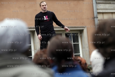 Gdansk. Ul. Dlugi Targ. Happening Pierwszy Zjazd Hamletów...