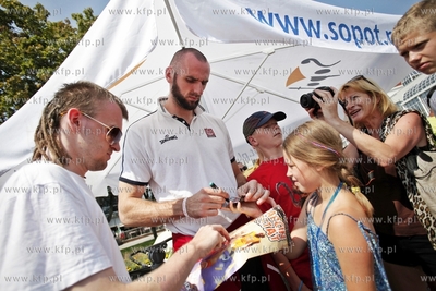 Koszykarze reprezentacji Polski w koszykowce z Marcinem...