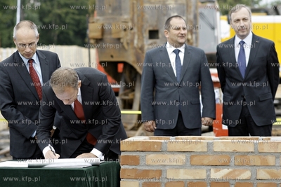 Gdansk. Uroczystosc wmurowania kamienia wegielnego...
