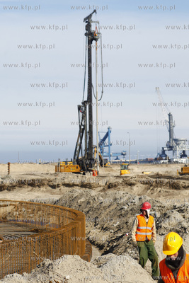 Uroczystosc wmurowania kamienia wegielnego pod budowe...