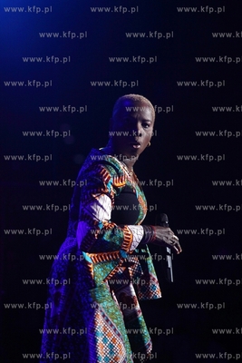 Siesta Festival.  Koncert pochodzacej z Beninu piosenkarki...