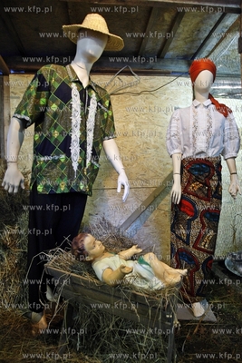 Zywa szopka przy kosciele Zmartwychwstania Panskiego...