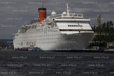 Gdańsk. Statek Ocean Dream organizacji Peace Boat,...