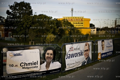 Kampania wyborcza do sejmu i senatu RP. Plakaty wyborcze...