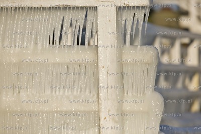 Oblodzone molo w Gdańsku Brzeźnie.
04.01.2016
fot....