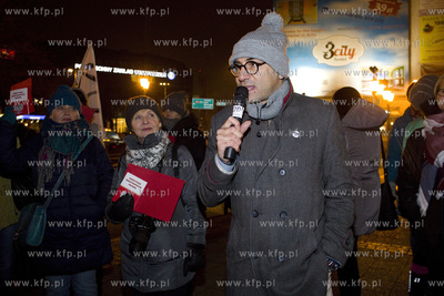 Gdańsk. Targ Drzewny. Demonstracja środowisk opozycyjnych...