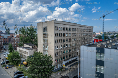 Wyburzanie kompleksu dawnego zespołu leczniczo-zabiegowego...