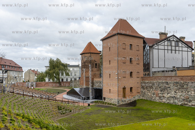 Chojnice. Baszta Nowa i amfiteatr
w fosie miejskiej....