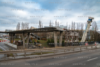 Zaspa. Rozbiórka kładki nad al. Rzeczypospolitej...