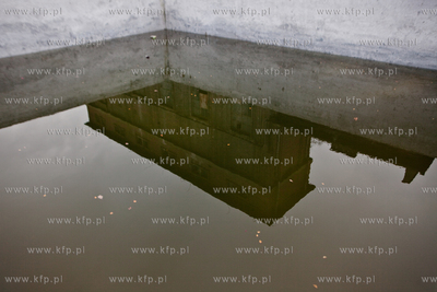 Kolejne budynki Stoczni Gdanskiej do wyburzenia .Tym...