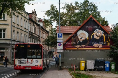 Gdańsk, Wrzeszcz, ul. Do Studzienki. Nz. Mural autorstwa...