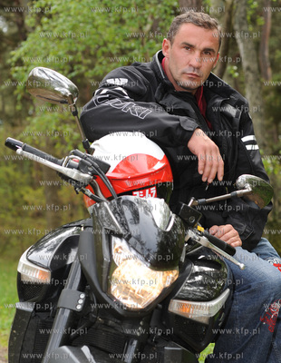 Przemyslaw Saleta na swoim motorze Suzuki B-King
24.05.2009
fot....