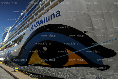 Wycieczkowiec AIDAluna odwiedzil dzis port w Gdyni....