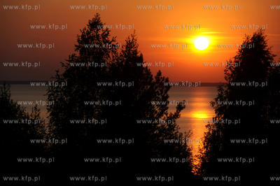 Suchacz. Zachod slonca nad Zalewem Wislanym  03.05.2009...
