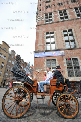 Gdansk. Pierwsza Komunia Swieta. Natalka jedzie bryczka...