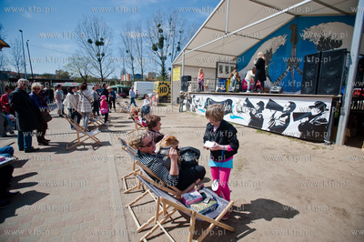 Sopocki Rynek Artystyczny i Ludowy Sopotello. Psia...