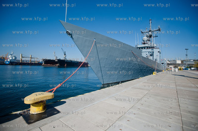 Gdynia. Oksywie. Port Marynarki Wojennej. Fregata rakietowa...