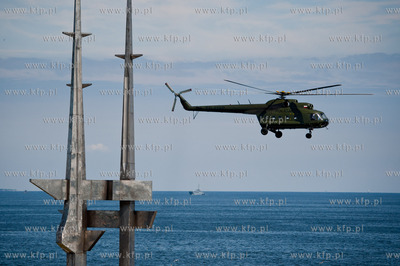 Gdynia. Swieto Morza. Pokaz dzialan antyterrorystycznych...
