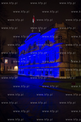 Gdansk. Podswietlony na niebiesko z okazji obchodow...