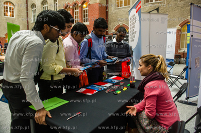 Politechnika Gdanska. Dziedziniec Heweliusza. Targi...
