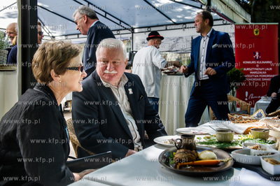 Gdansk. Oliwa. Plac przed Katedra Oliwska.X edycja...