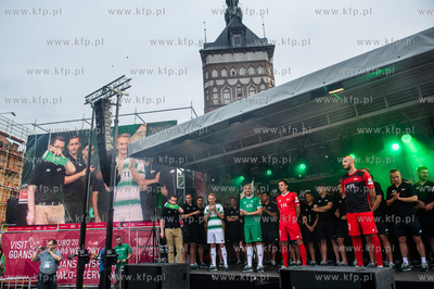 Gdansk. Targ Weglowy. Oficjalna prezentacja zespolu...