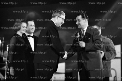 IV Miedzynarodowy Festiwal Piosenki w Sopocie. Przewodniczacy...